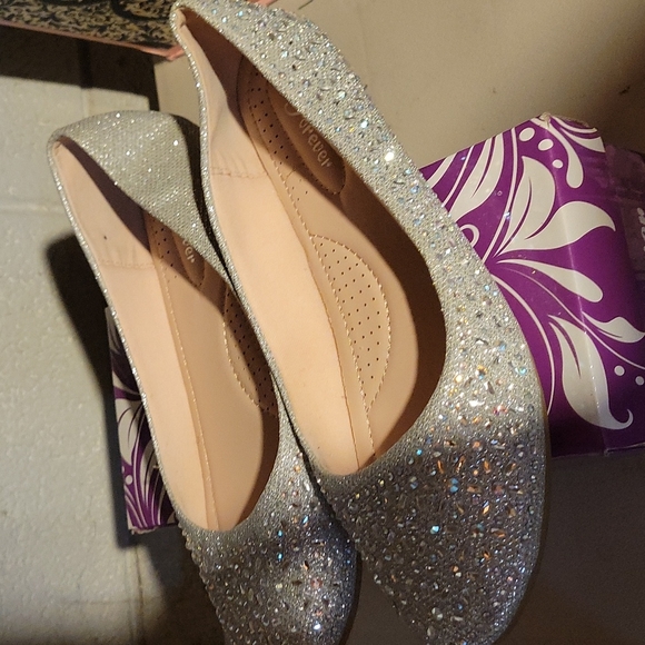 Size 10 Sparkly Silver Flats - Picture 2 of 3